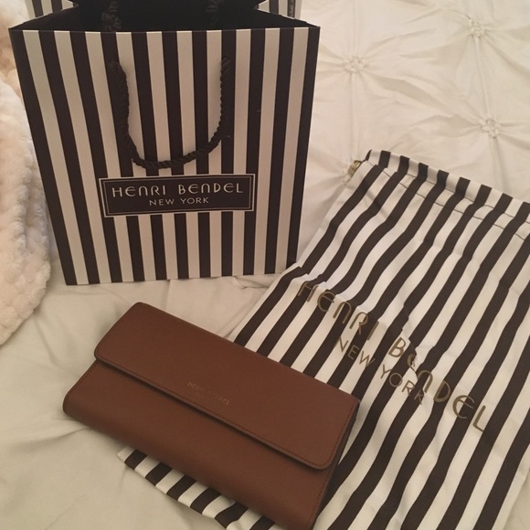 Henri Bendel Wallet