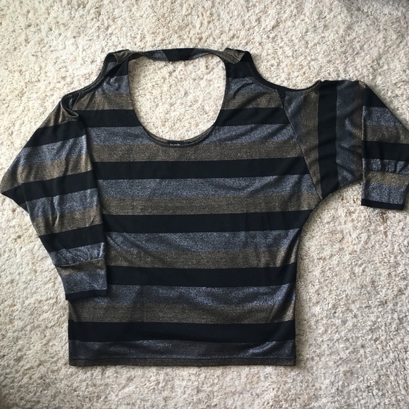 Bebe dolman cold shoulder top L