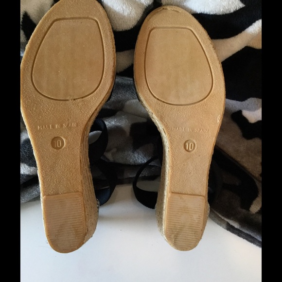 NWOB BCBG MaxAzria Snakeskin Open Toe Wedges 10 - Picture 2 of 4