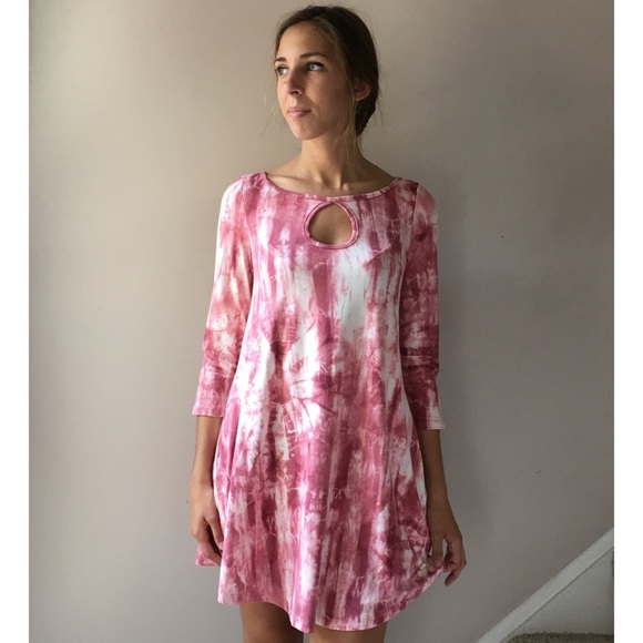 🆕 Fun and Flirty Tie Dye Shift Dress - Picture 2 of 3