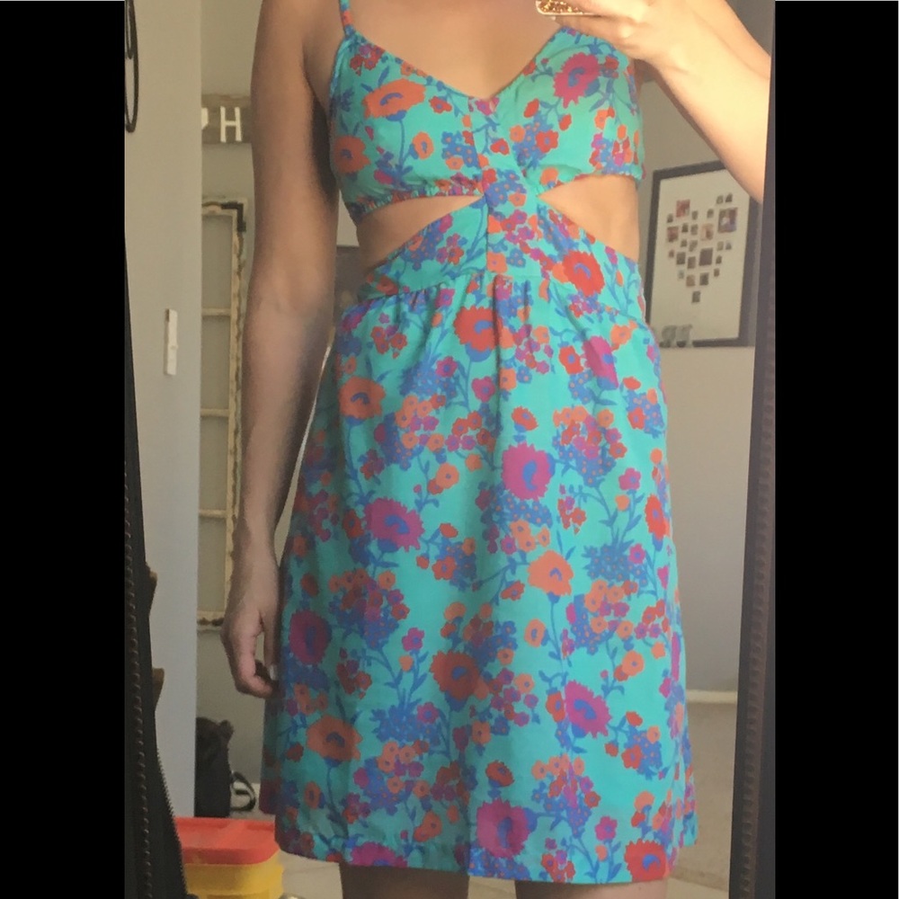 Donated

O'Neill dress - Picture 8 of 8