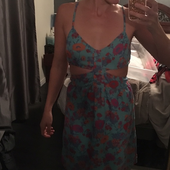 Donated

O'Neill dress - Picture 6 of 8