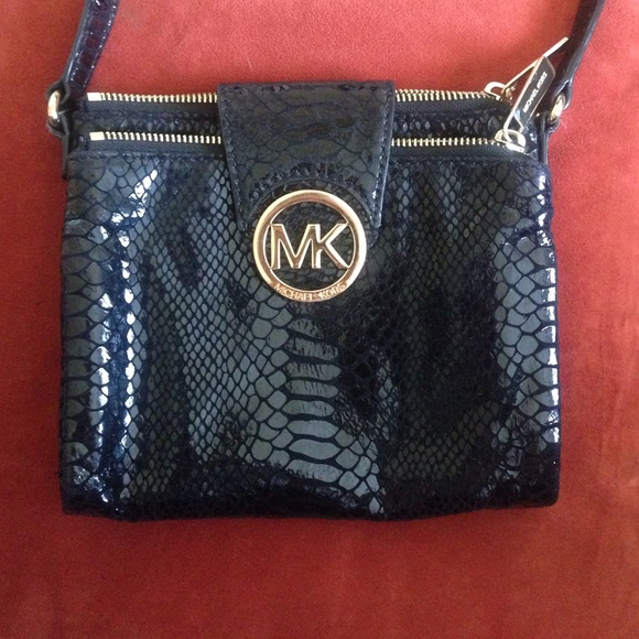 Michael Kors Handbags - Michael Kors Crossbody
