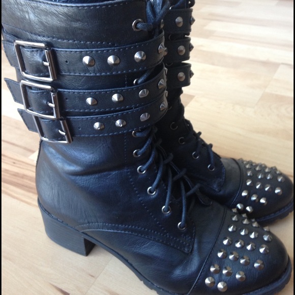 •Black combat boots•🍂fall sale🍂