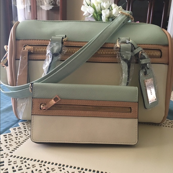 NWT Tan & Mint Aldo Bag with matching wallet!!!!