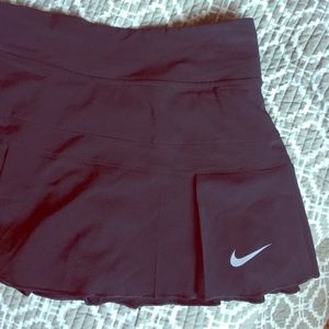 Nike dri fit tennis skirt. Black.