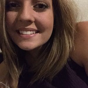 Meet your Posher, Desiree