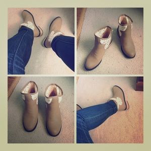 Adorable booties with crochet detail