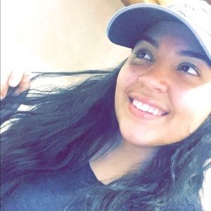 Meet your Posher, Edymaris