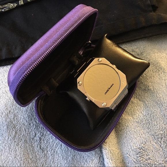 🐾🐾🐾SOLD🐾🐾🐾Chilli Beans mirrored watch - Picture 2 of 4