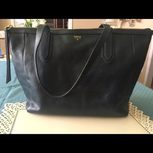 Navy Fossil Tote!!!