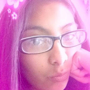 Meet your Posher, Stacy