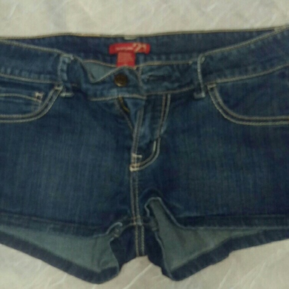 FOREVER 21 JEAN SHORT SHORTS