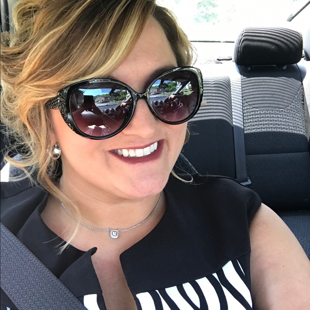 Meet your Posher, Leah