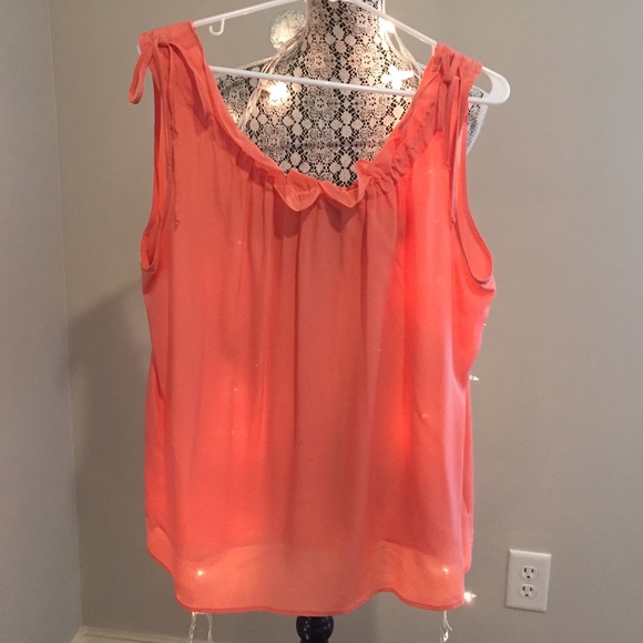Cute coral top