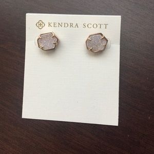 New Kendra Scott Taylor Stud Earrings