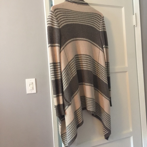 Splendid Cardigan 💛❤️ - Picture 3 of 4