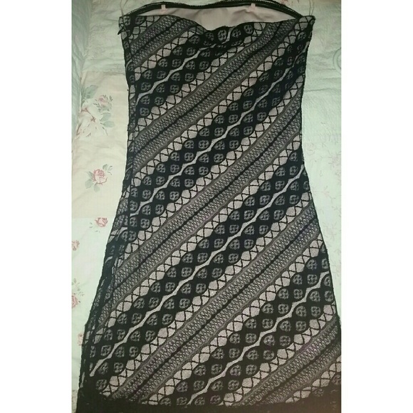 Pink and black lace mini dress - Picture 2 of 3