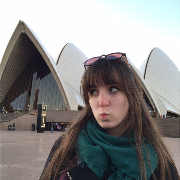 Meet your Posher, Zoe - Picture 5 of 5