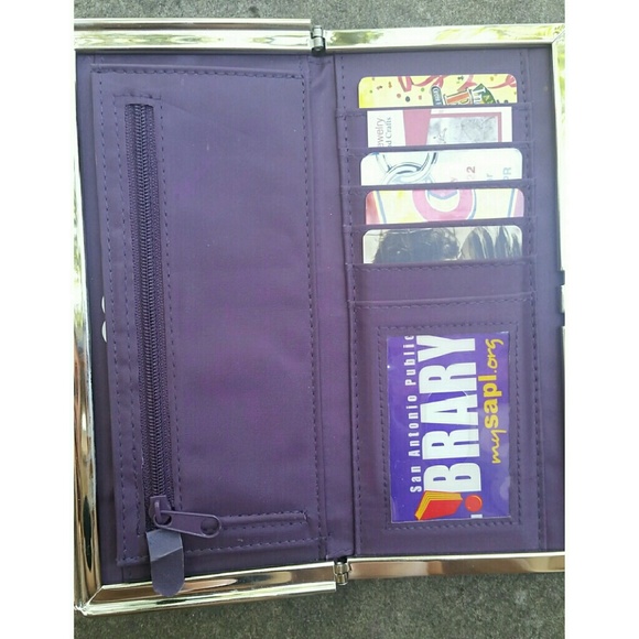 Purple clutch - Picture 2 of 3