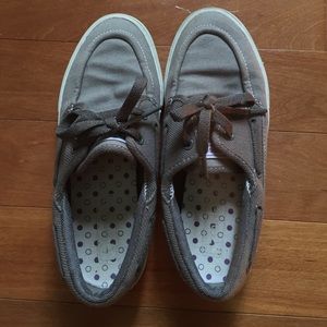 Converse boat shoe size 8
