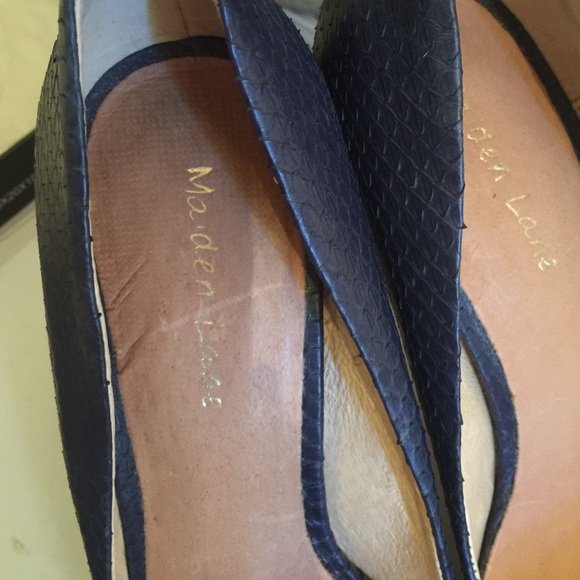 Maiden Lane Pointed toe Python heels - Picture 4 of 4