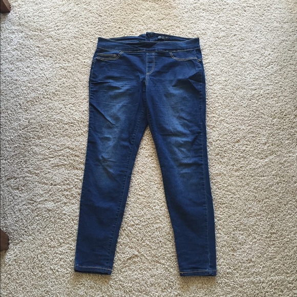 Forever 21  Skinny Jeans size 16