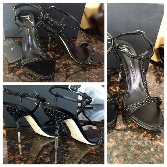 ✨Giuseppe Zanotti Crystal Sandals✨ - Picture 4 of 5