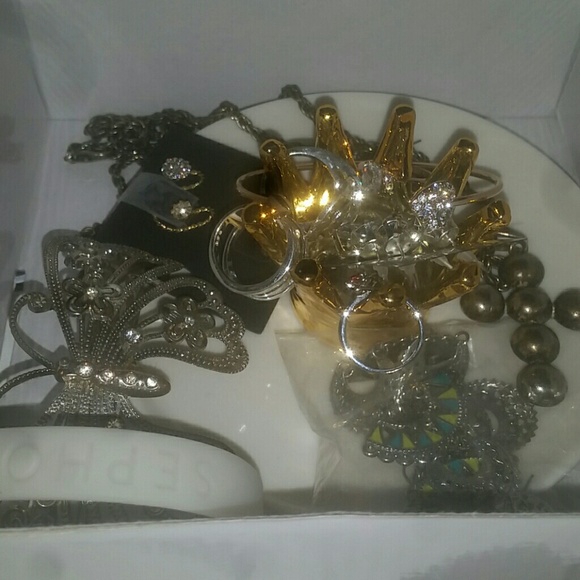 Mystery jewelry bundle.
