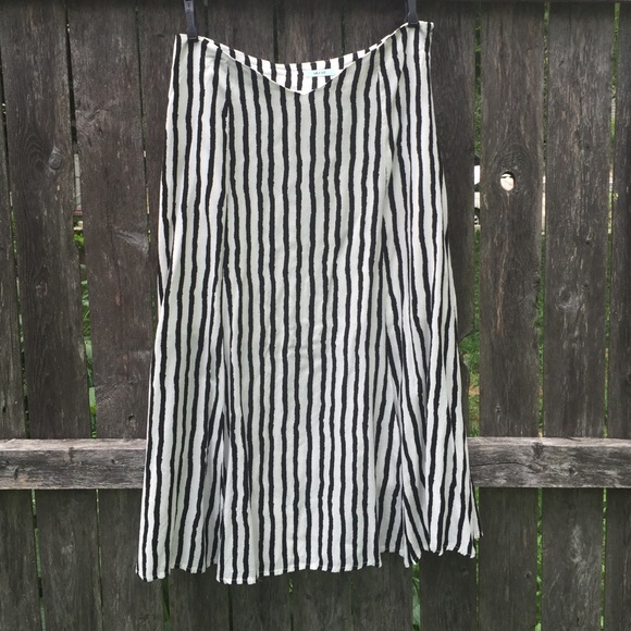Kimchi Blue flare skirt, size 6