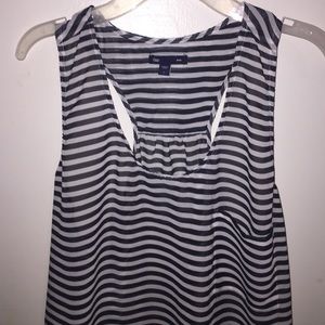Gap B&W striped tank top with pocket