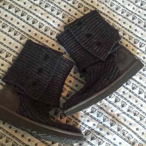 Navy Knit Cardy Uggs