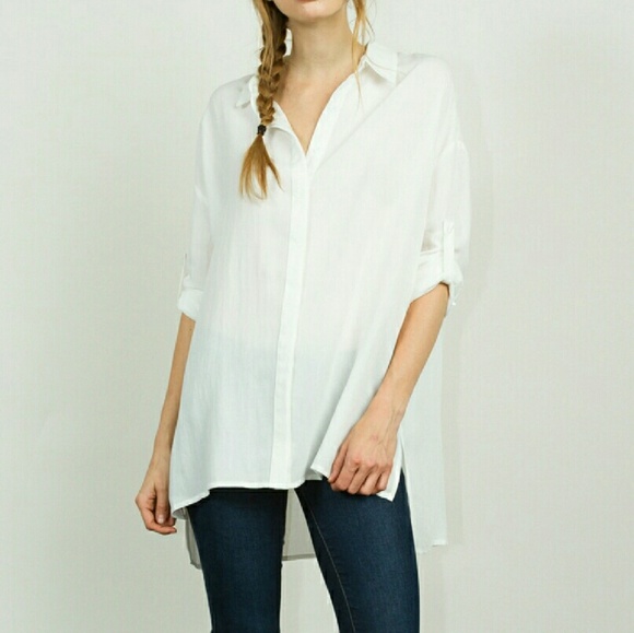 Boutique Tops - 🌺🌼HP🌼🌺  Oversized White Button Down Tunic