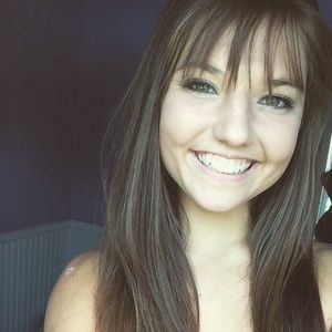 Meet your Posher, Chloe