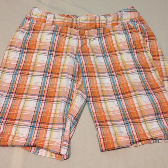 Size 7 Red Camel brand Bermuda shorts - Picture 1 of 3