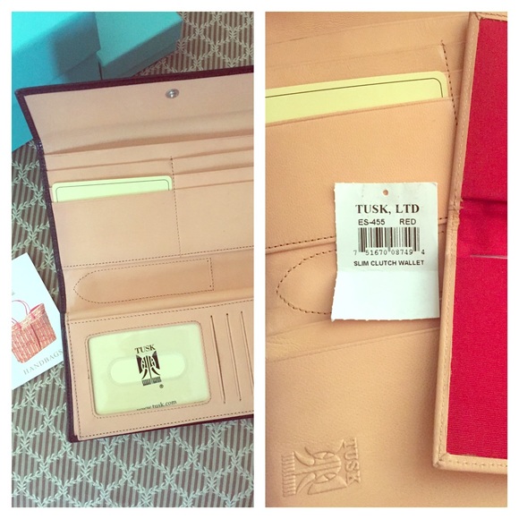 New Price! ❤️ Sleek, slim Tuscany leather wallet