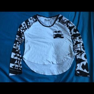 White/black long sleeve