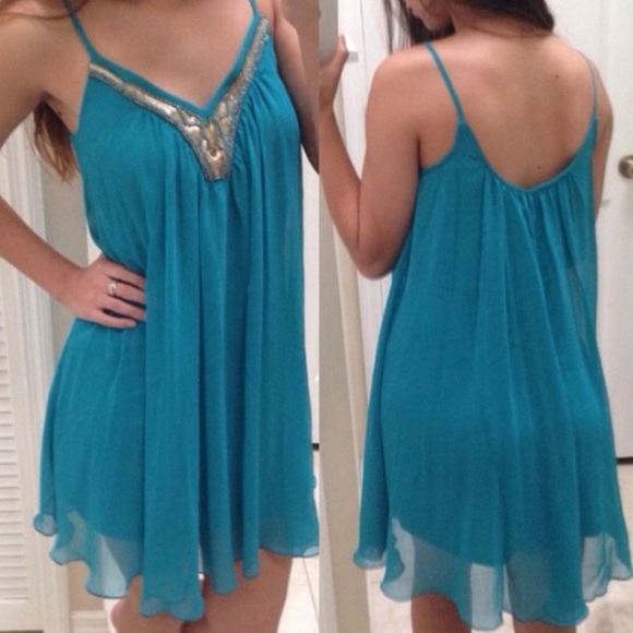 Express Dress - Picture 2 of 4