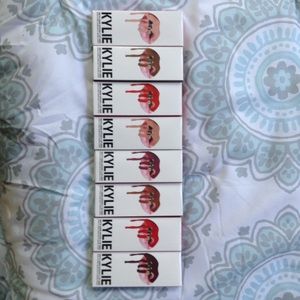 Kylie Jenner Lip Kit Collection (NEW-ALL 8!)