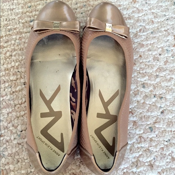 Flats - Picture 2 of 4