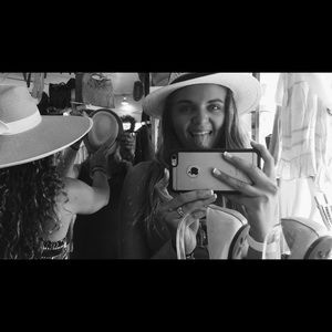 Meet your Posher, Kim