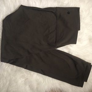 Lulu Lemon Wonder Under in olive green