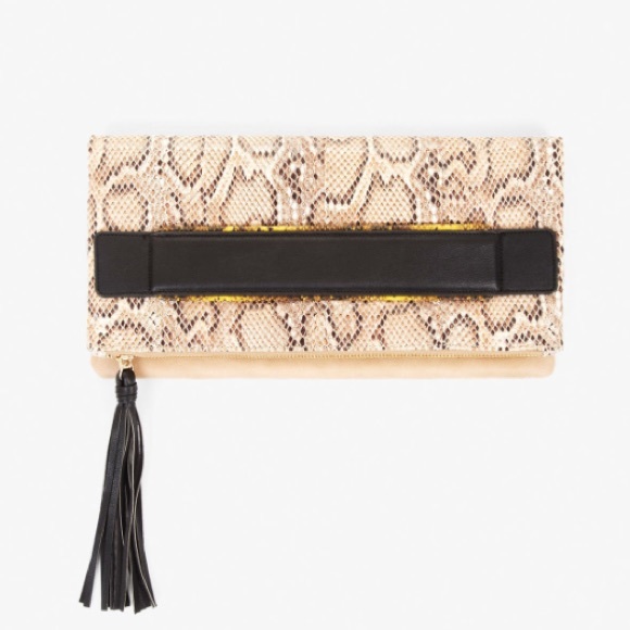 LAST ONE❗️BCBG Ready to Roll Out Clutch - Picture 3 of 8