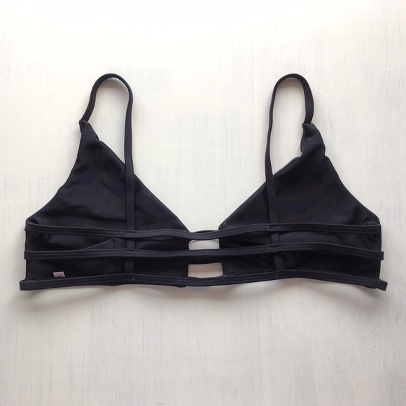 🚨FLASH SALE!🚨 M TOP- Strappy Brazilian Bikini - Picture 2 of 3