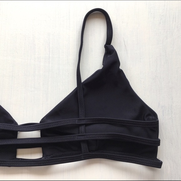 🚨FLASH SALE!🚨 M TOP- Strappy Brazilian Bikini - Picture 3 of 3