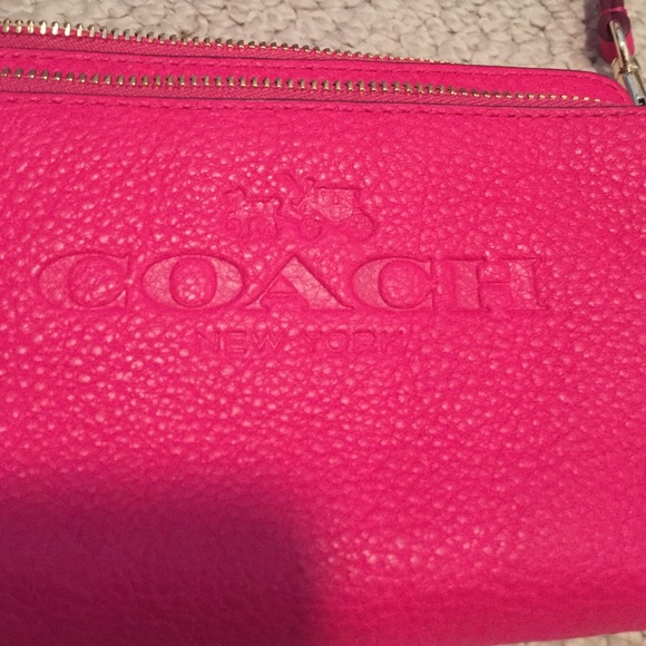 Coach wristlet - Picture 3 of 3