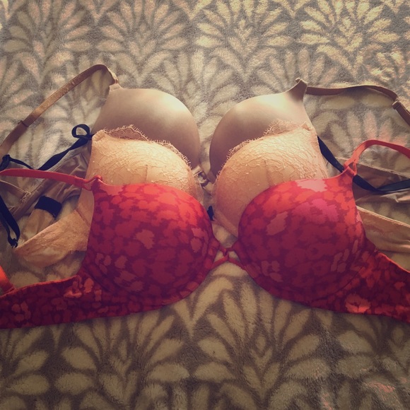 Victoria's Secret Miraculous Plunge Bra Bundle