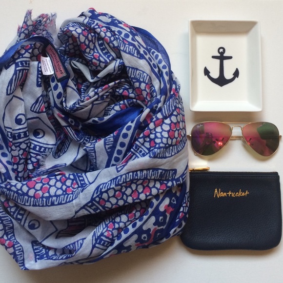 Vineyard Vines Accessories - 💙LOWEST💙 Vineyard Vines scarf, NWOT