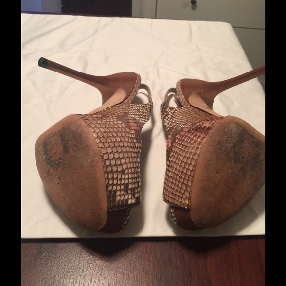 Authentic Gucci Snakeskin Platform Pumps! - Picture 3 of 4