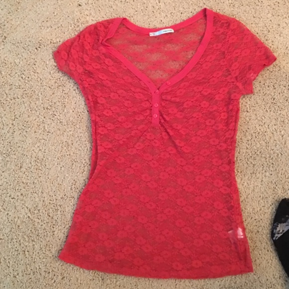 Red vneck Tshirt - Picture 1 of 1
